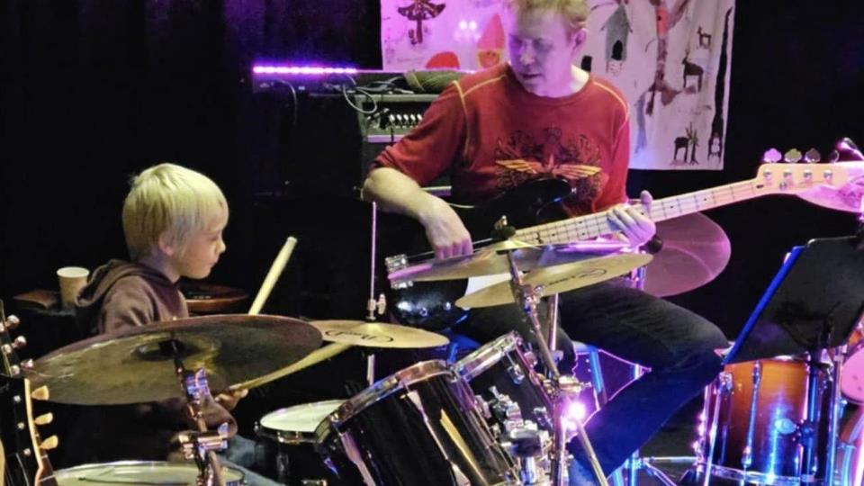 Lenke til artikkel: Juleavslutning 3: TBUS - Konsert og Kunstutstilling