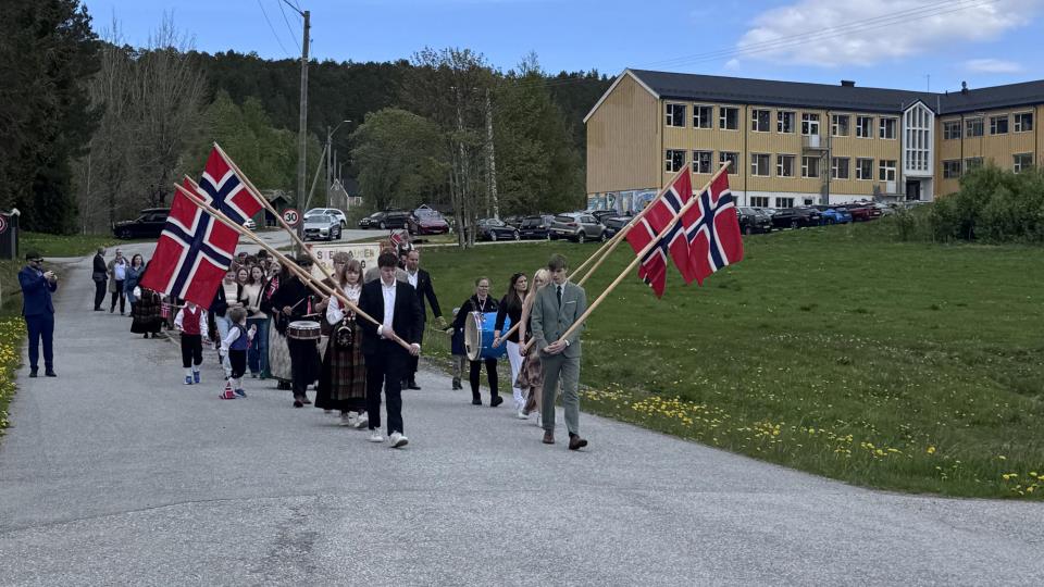 Lenke til artikkel: 17. mai 2026 på TBUS og Gullstein